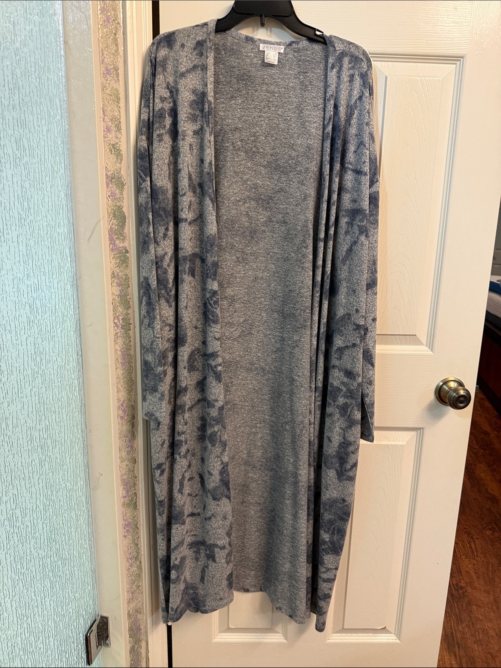 VENUS Gray Marble-Print Long Open Front Robe